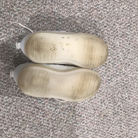 Light Up Sneakers - Picture 8 of 9